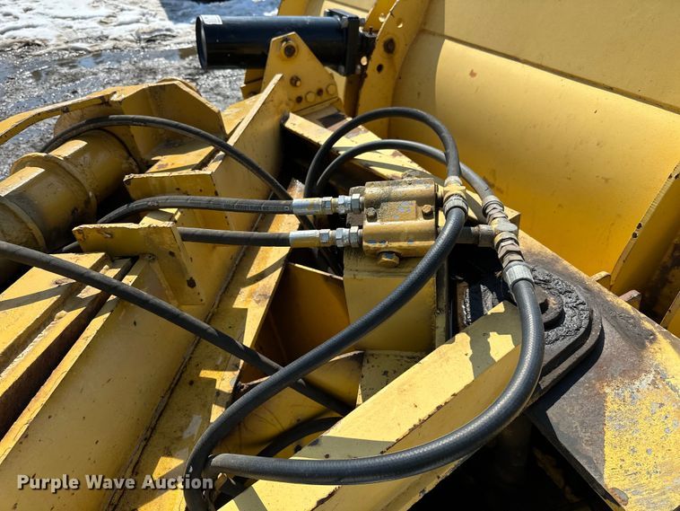 image for item DQ0665 14' W wheel loader snow plow 