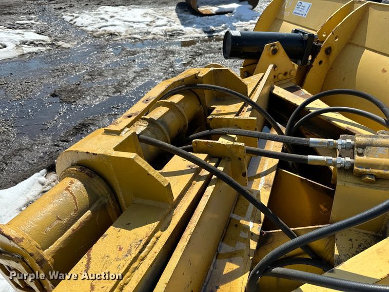 image for item DQ0665 14' W wheel loader snow plow 