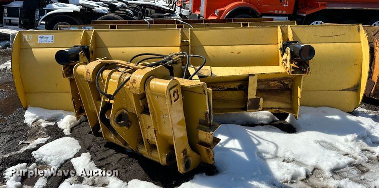 image for item DQ0665 14' W wheel loader snow plow 
