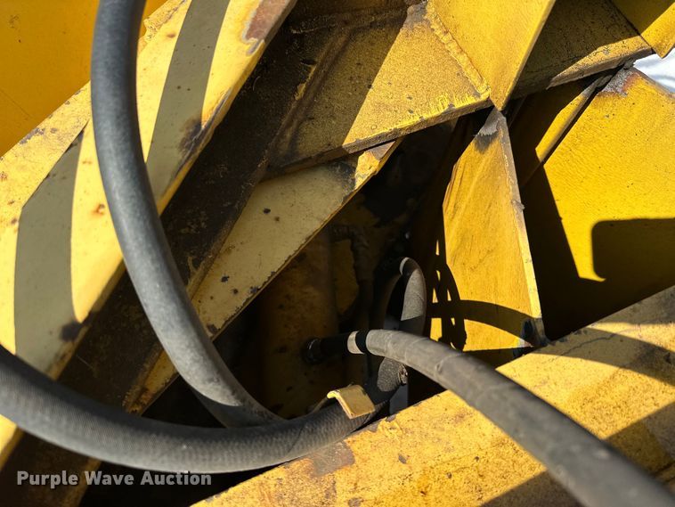 image for item DQ0665 14' W wheel loader snow plow 