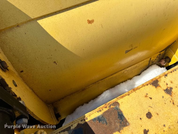 image for item DQ0665 14' W wheel loader snow plow 