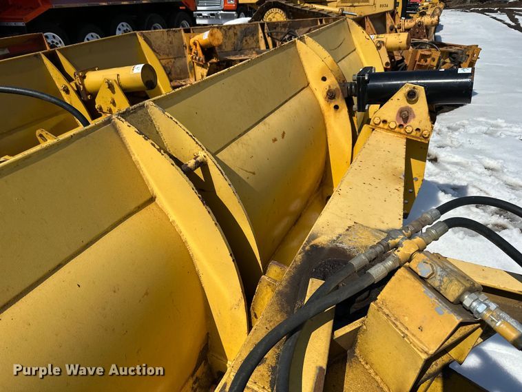 image for item DQ0665 14' W wheel loader snow plow 