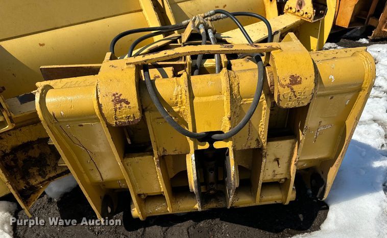 image for item DQ0665 14' W wheel loader snow plow 