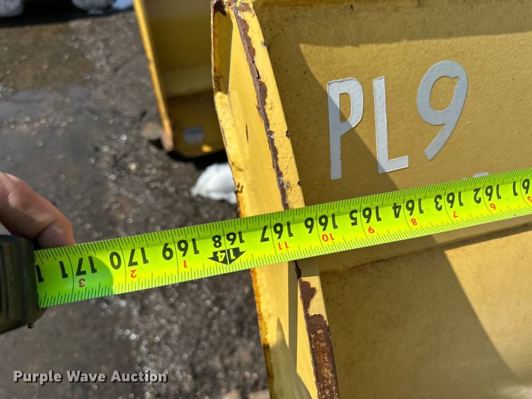 image for item DQ0665 14' W wheel loader snow plow 