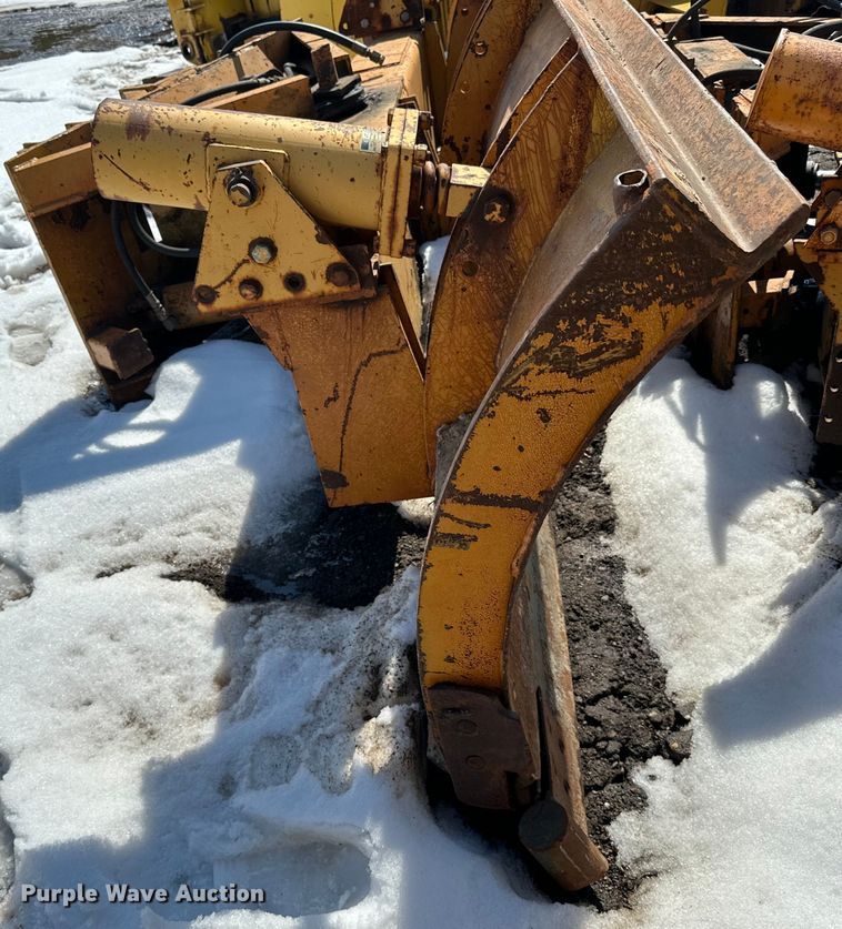 image for item DQ0666 12' W wheel loader snow plow