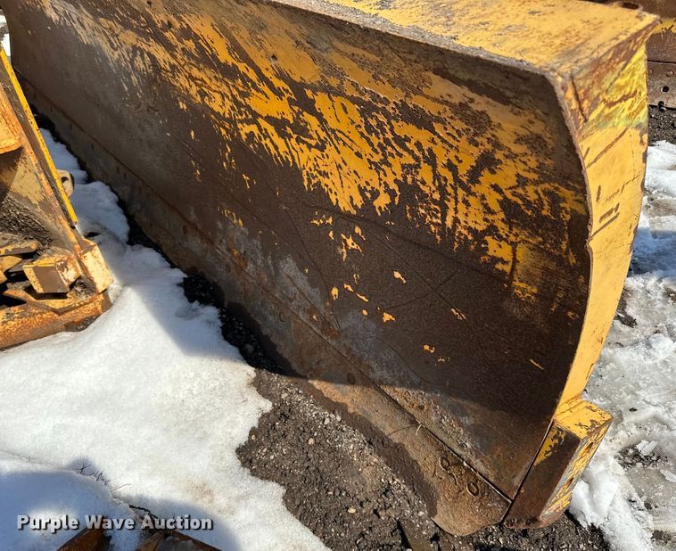 image for item DQ0667 Henke 12' W wheel loader snow plow