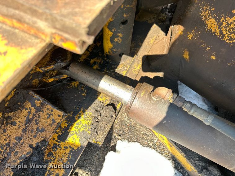 image for item DQ0667 Henke 12' W wheel loader snow plow