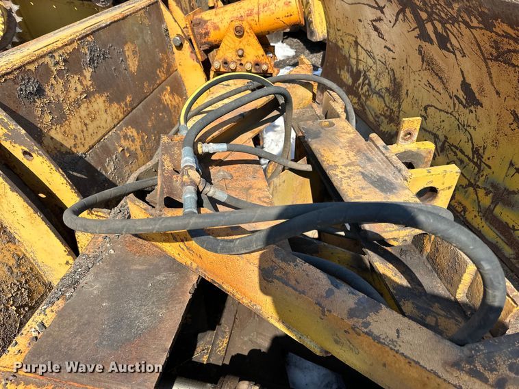 image for item DQ0667 Henke 12' W wheel loader snow plow