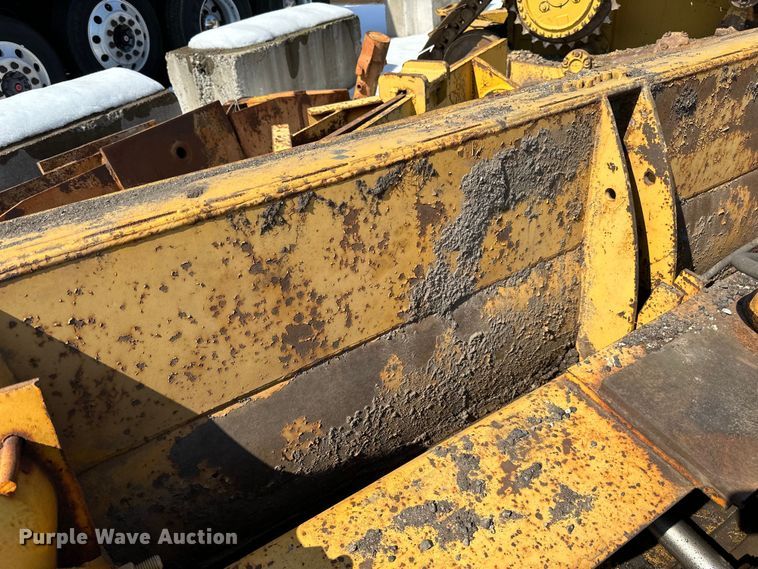 image for item DQ0667 Henke 12' W wheel loader snow plow