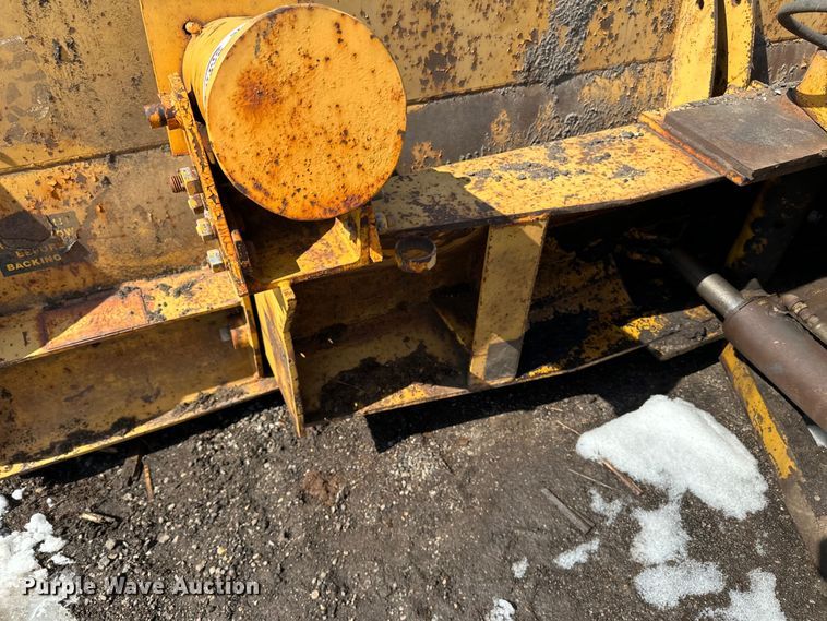 image for item DQ0667 Henke 12' W wheel loader snow plow