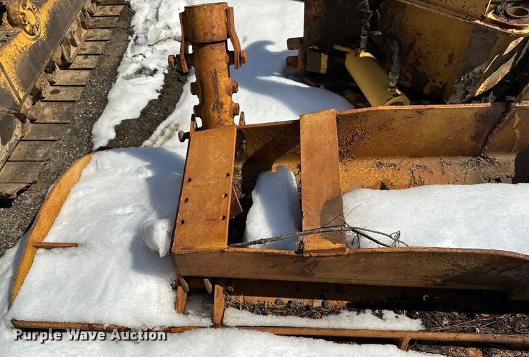 image for item DQ0668 12' W wheel loader snow plow