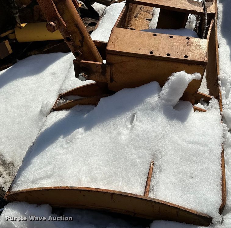 image for item DQ0668 12' W wheel loader snow plow