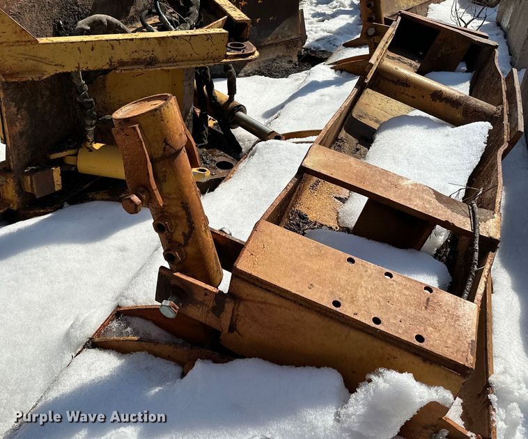 image for item DQ0668 12' W wheel loader snow plow