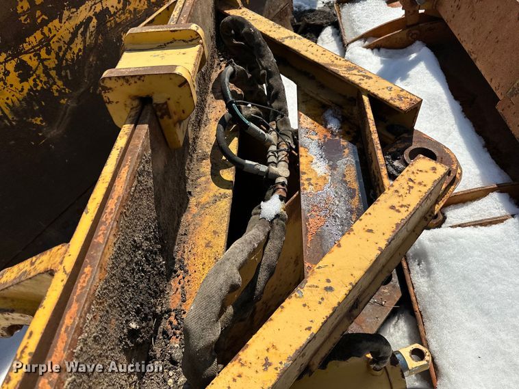 image for item DQ0668 12' W wheel loader snow plow