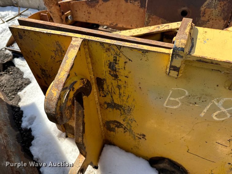 image for item DQ0668 12' W wheel loader snow plow