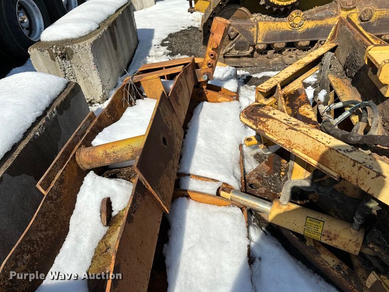 image for item DQ0668 12' W wheel loader snow plow