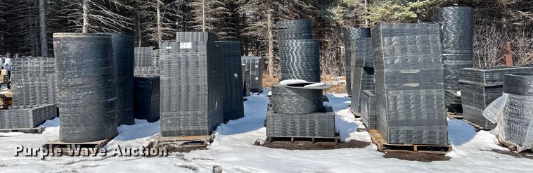 image for item DQ0672 Plastic risers