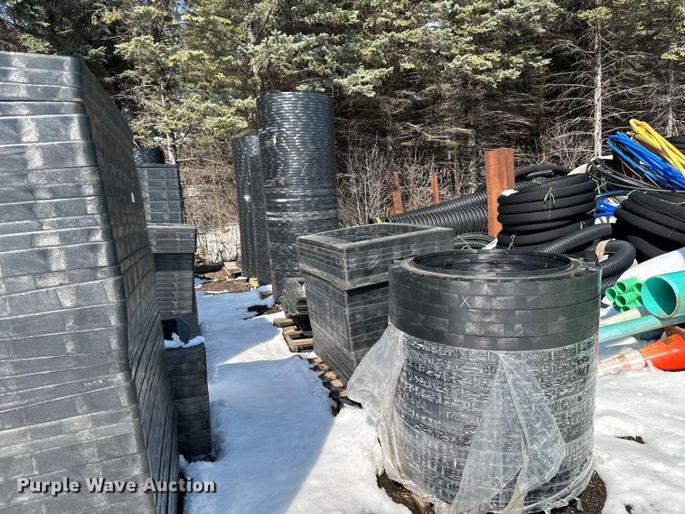 image for item DQ0672 Plastic risers