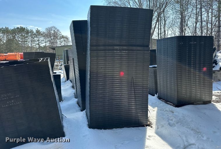 image for item DQ0672 Plastic risers