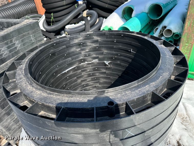 image for item DQ0672 Plastic risers