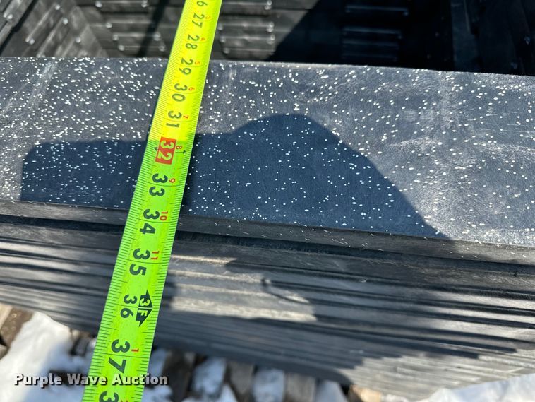 image for item DQ0672 Plastic risers