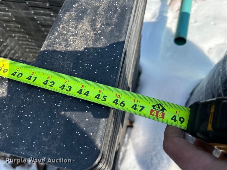 image for item DQ0672 Plastic risers