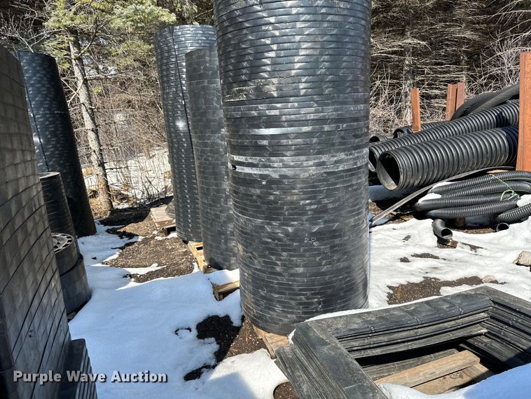 image for item DQ0672 Plastic risers