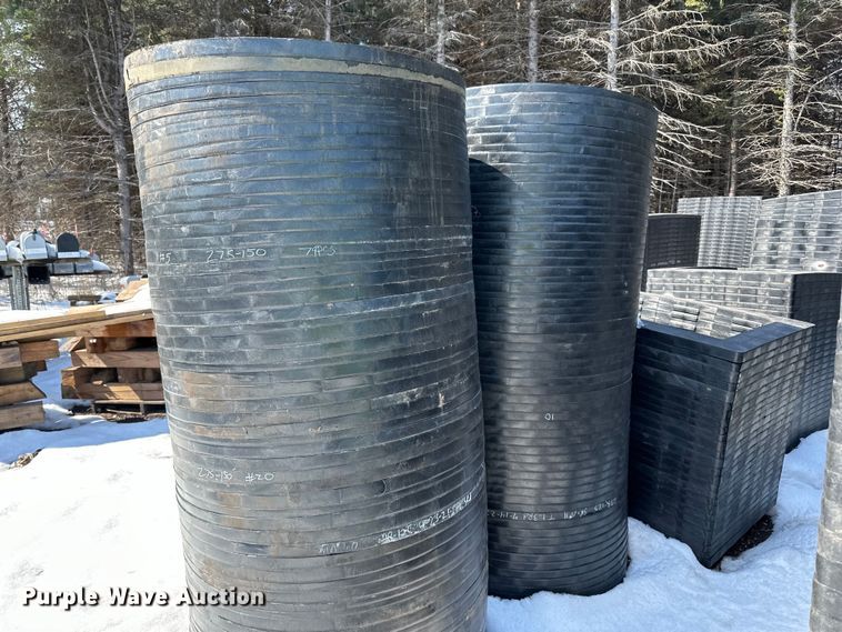 image for item DQ0672 Plastic risers