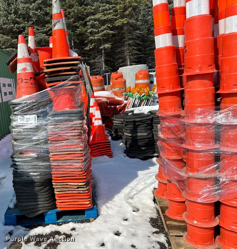 image for item DQ0675 Road safety equipment