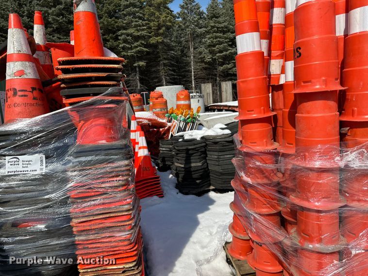 image for item DQ0675 Road safety equipment