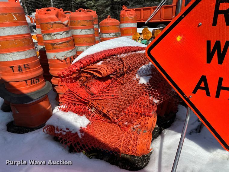 image for item DQ0675 Road safety equipment