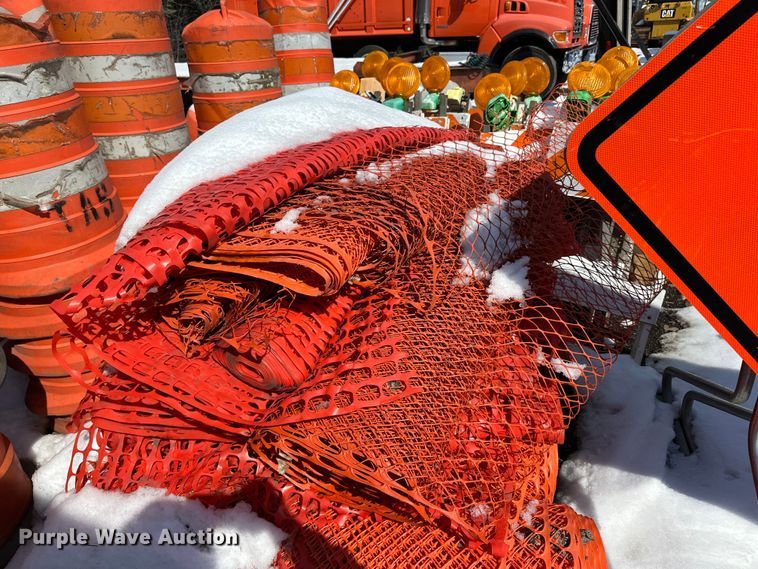 image for item DQ0675 Road safety equipment