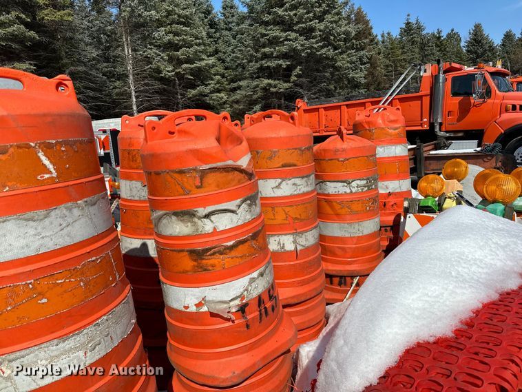 image for item DQ0675 Road safety equipment