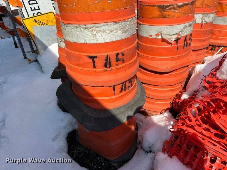 image for item DQ0675 Road safety equipment