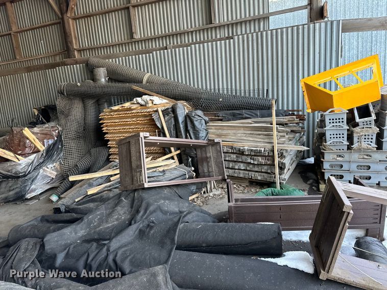 image for item DQ0681 Fencing materials