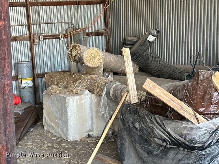 image for item DQ0681 Fencing materials