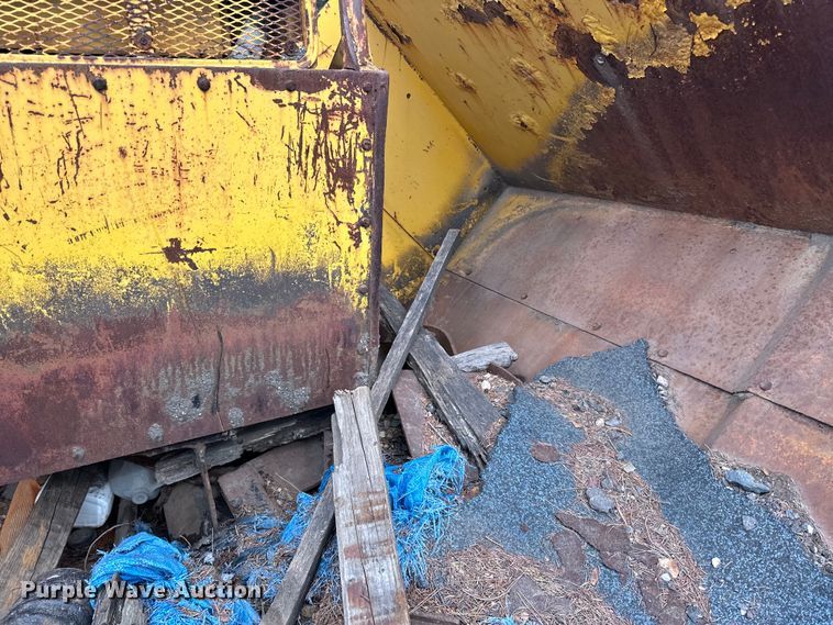 image for item DQ0691 Paver