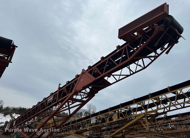 image for item DQ0692 Superior  30x80 radial stacking conveyor