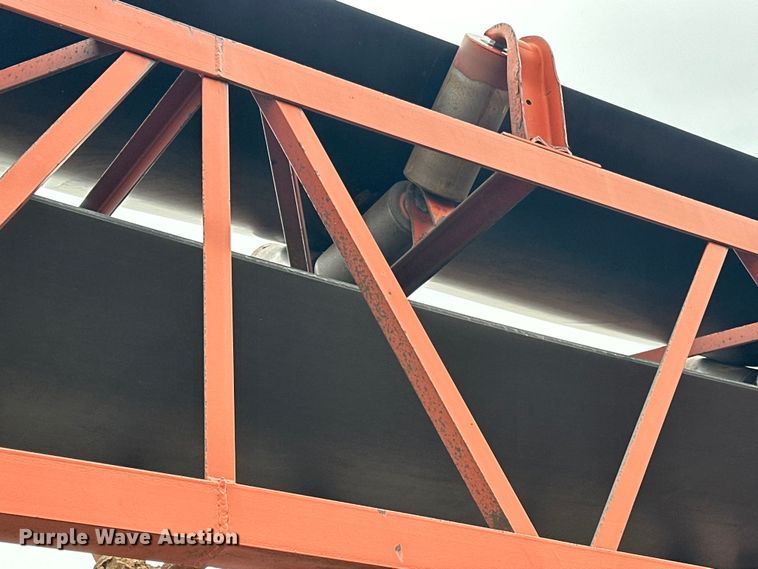 image for item DQ0692 Superior  30x80 radial stacking conveyor