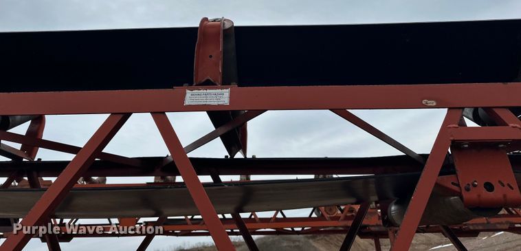 image for item DQ0692 Superior  30x80 radial stacking conveyor