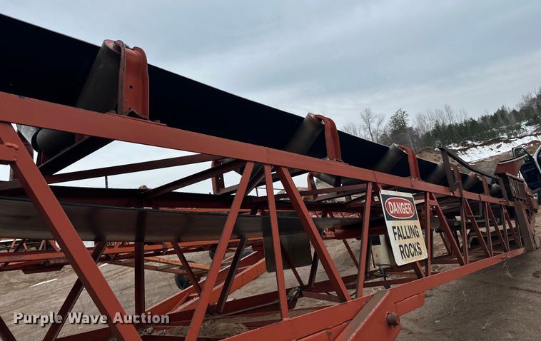 image for item DQ0692 Superior  30x80 radial stacking conveyor