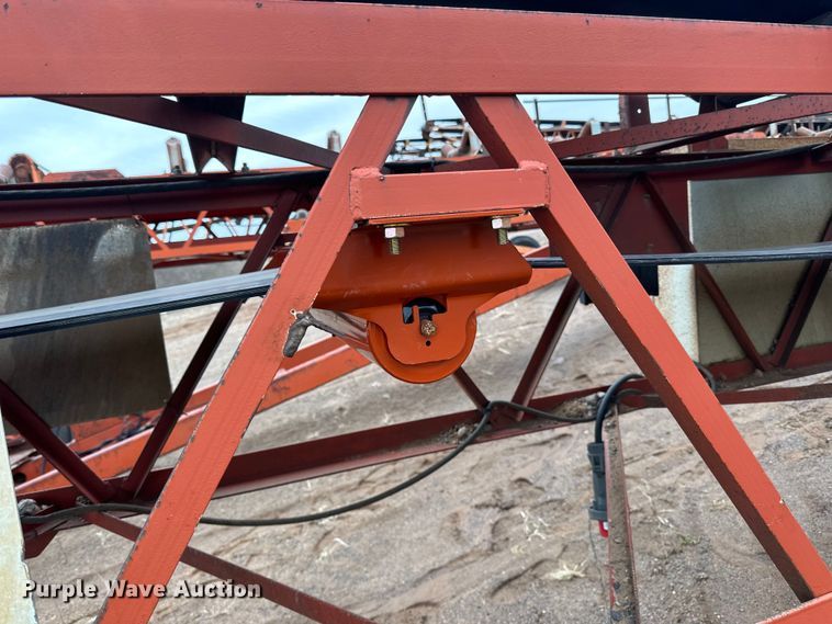 image for item DQ0692 Superior  30x80 radial stacking conveyor