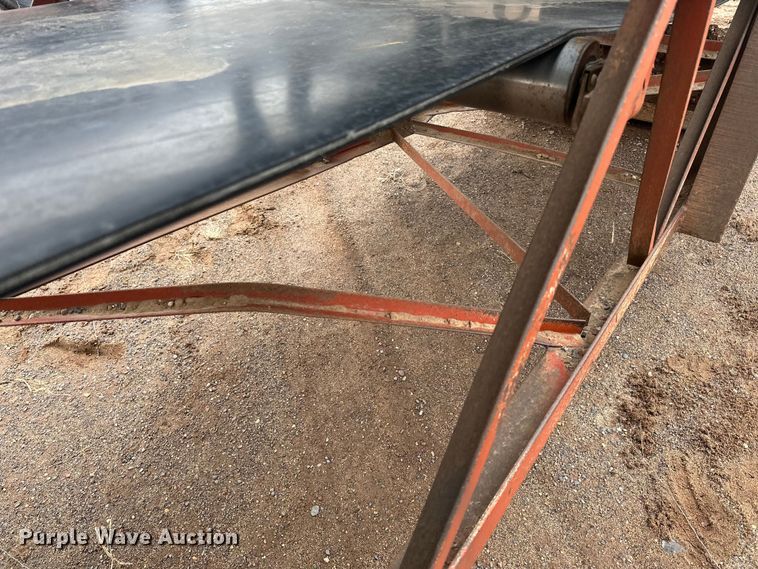 image for item DQ0692 Superior  30x80 radial stacking conveyor