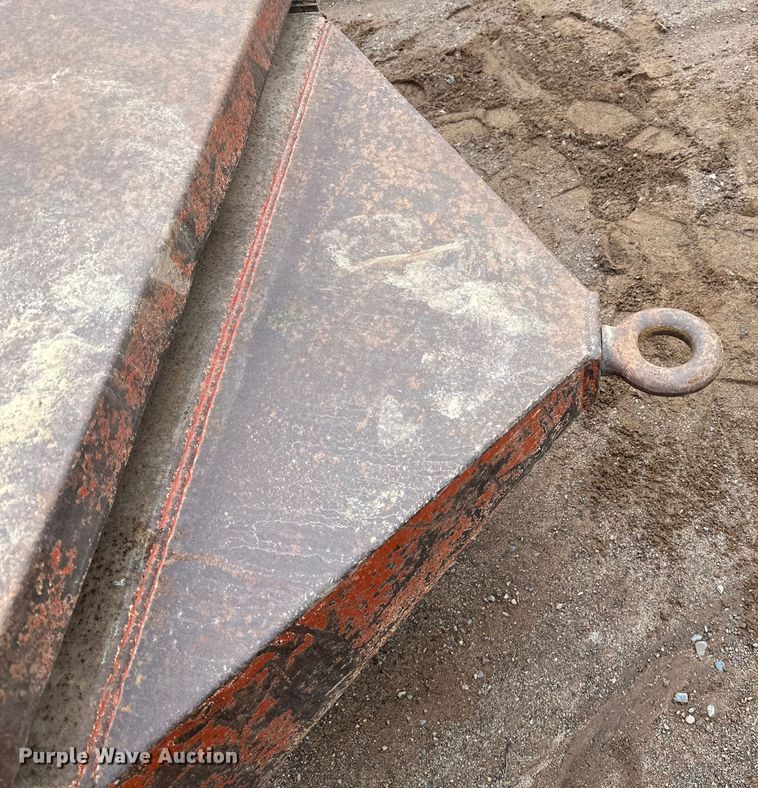 image for item DQ0692 Superior  30x80 radial stacking conveyor