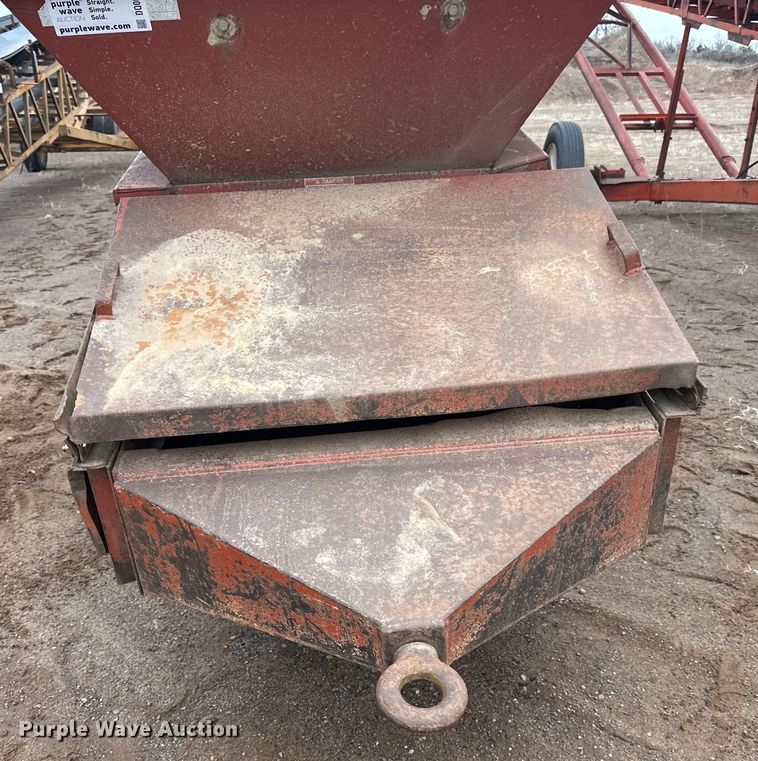 image for item DQ0692 Superior  30x80 radial stacking conveyor