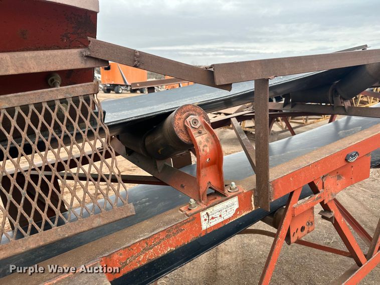 image for item DQ0692 Superior  30x80 radial stacking conveyor