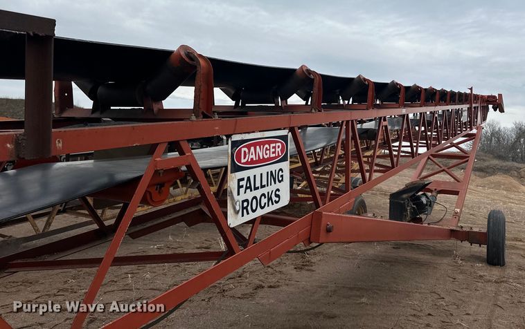 image for item DQ0692 Superior  30x80 radial stacking conveyor