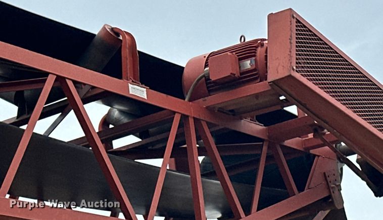 image for item DQ0692 Superior  30x80 radial stacking conveyor