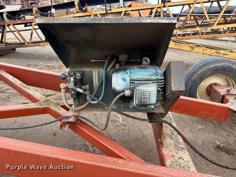 image for item DQ0692 Superior  30x80 radial stacking conveyor