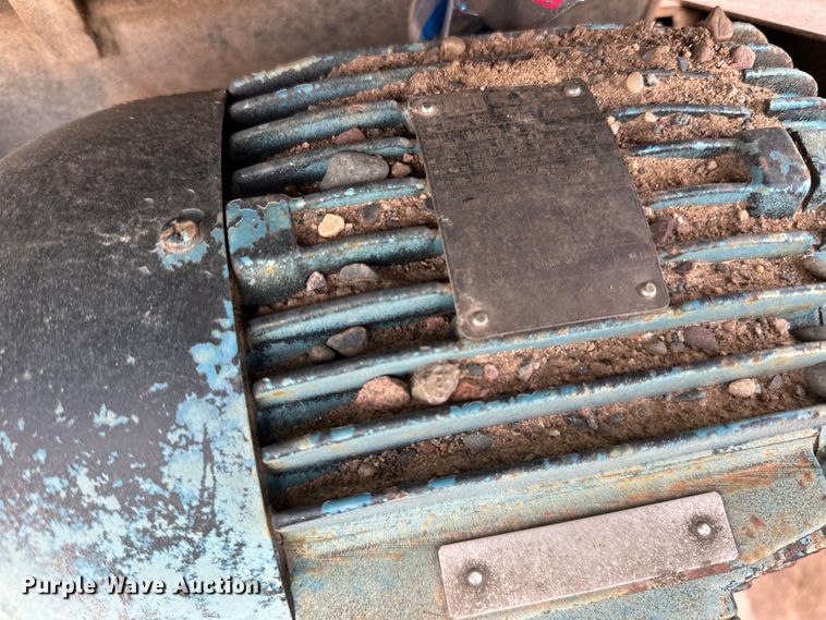 image for item DQ0692 Superior  30x80 radial stacking conveyor